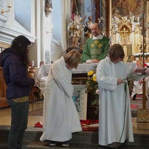 Familienmesse mit Ministrantinnenaufnahme