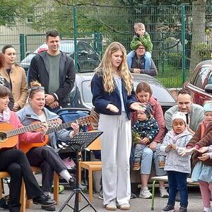 Kinder musizieren