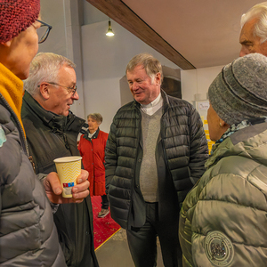 anschließend Austausch mit Bischof Manfred Scheuer  bei Tee, Kaffee und Kipferl