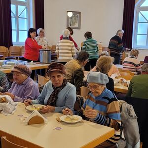 Danach luden die kfb-Frauen zum Suppenessen ein. 